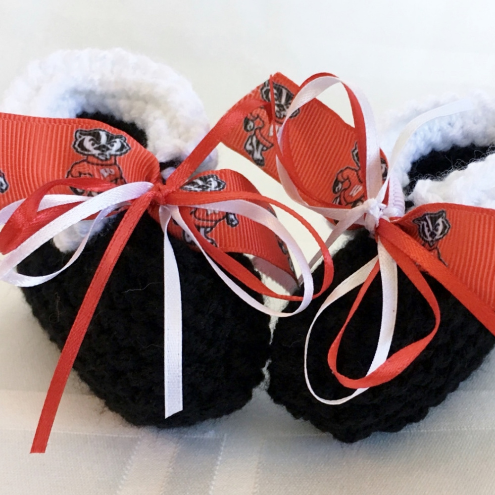 University of Wisconsin BADGERS Handmade Baby Booties *NEW*